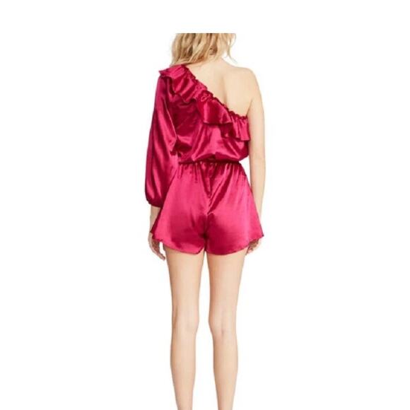 New STEVE MADDEN Fuchsia Purple Ruffle One Shoulder Satin Romper Size XS - Picture 2 of 8